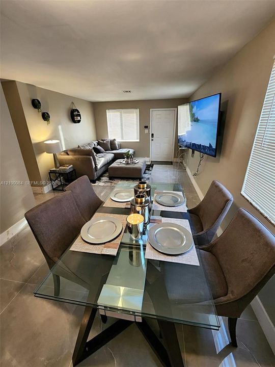 En Renta: $3,975 (4 camas, 2 baños, 1332 Pies cuadrados)