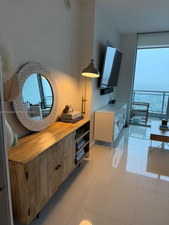 В аренду: $2,800 (1 спален, 1 ванн, 764 Квадратных фут)