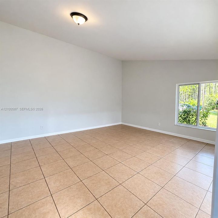 En Renta: $2,275 (3 camas, 2 baños, 1246 Pies cuadrados)