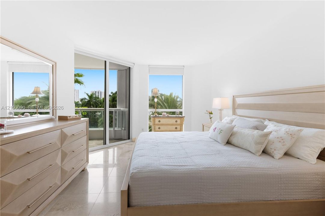 For Sale: $519,000 (2 beds, 2 baths, 1510 Square Feet)