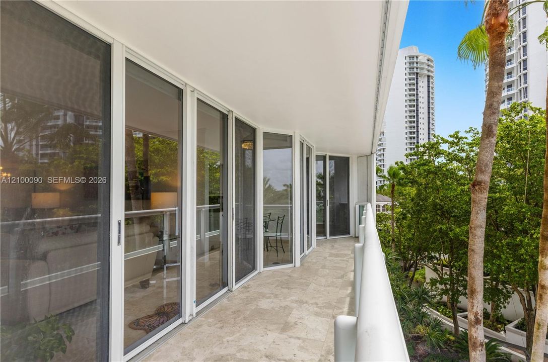 For Sale: $519,000 (2 beds, 2 baths, 1510 Square Feet)