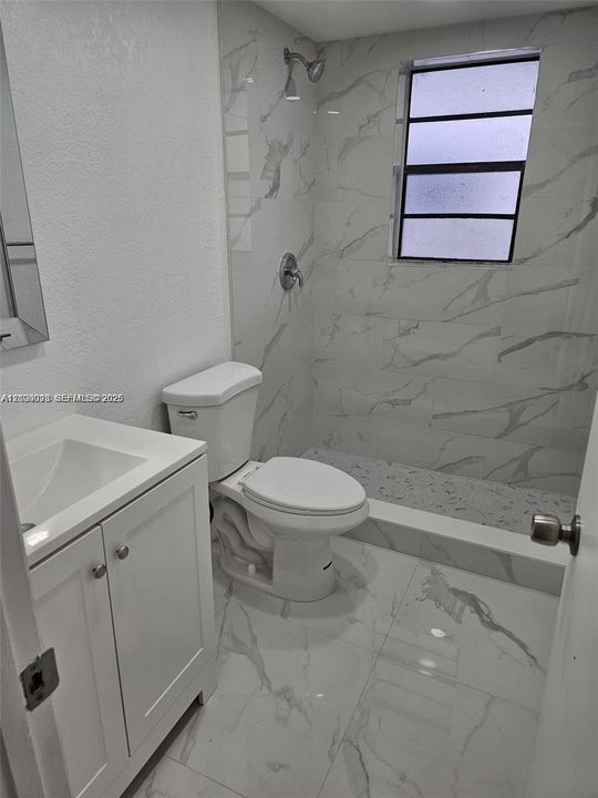 For Sale: $260,000 (2 beds, 2 baths, 990 Square Feet)