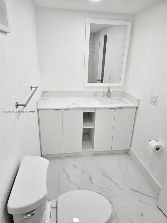 For Sale: $260,000 (2 beds, 2 baths, 990 Square Feet)