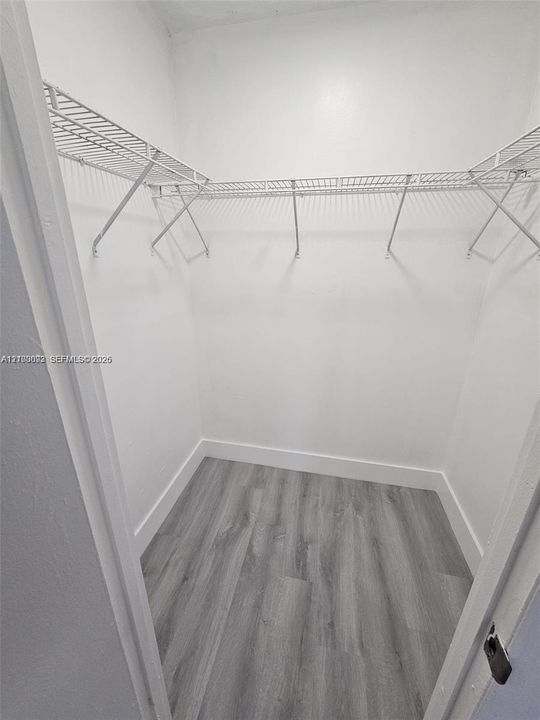 For Sale: $260,000 (2 beds, 2 baths, 990 Square Feet)