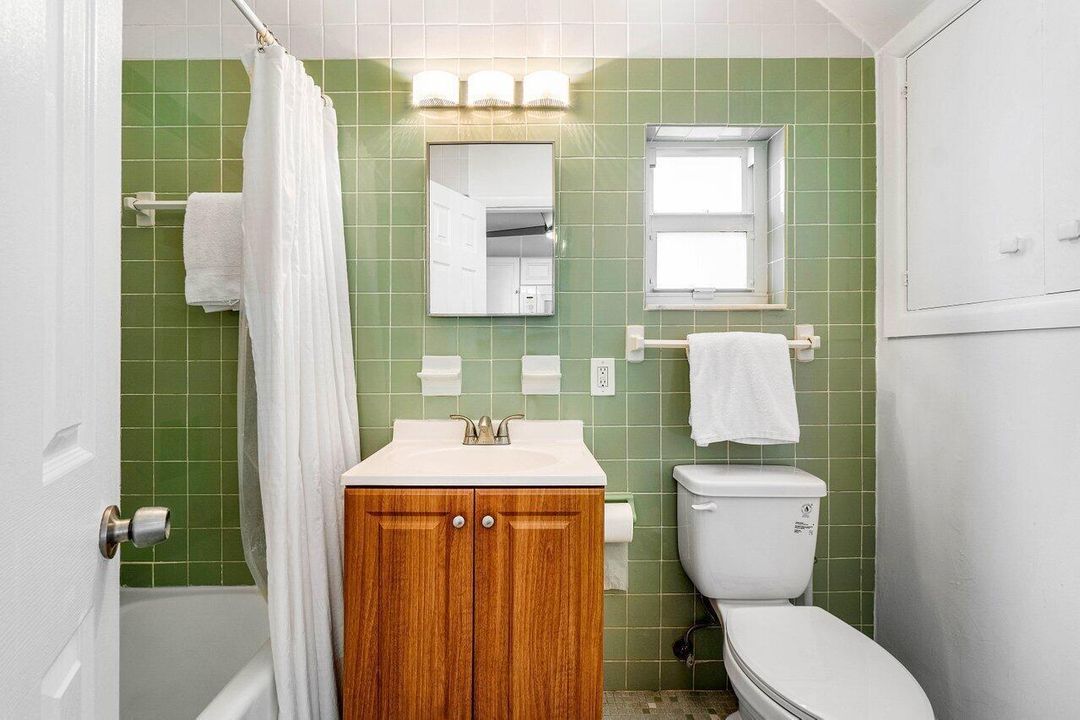 Combo Shower Tub