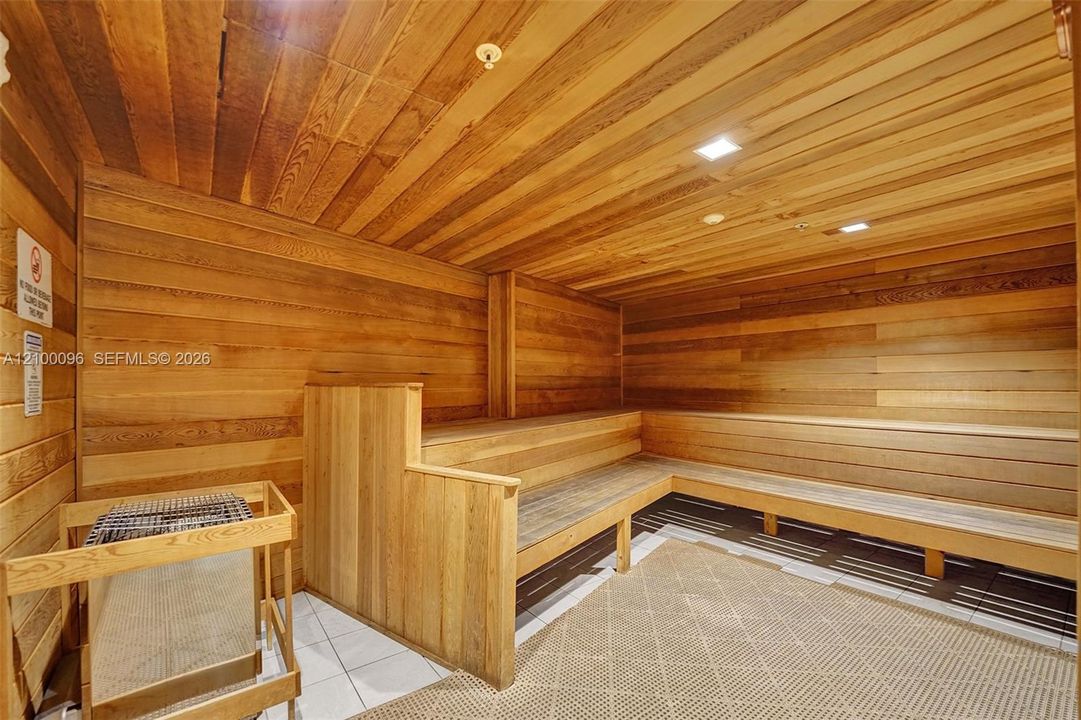 На продажу: $370,000 (2 спален, 2 ванн, 1280 Квадратных фут)