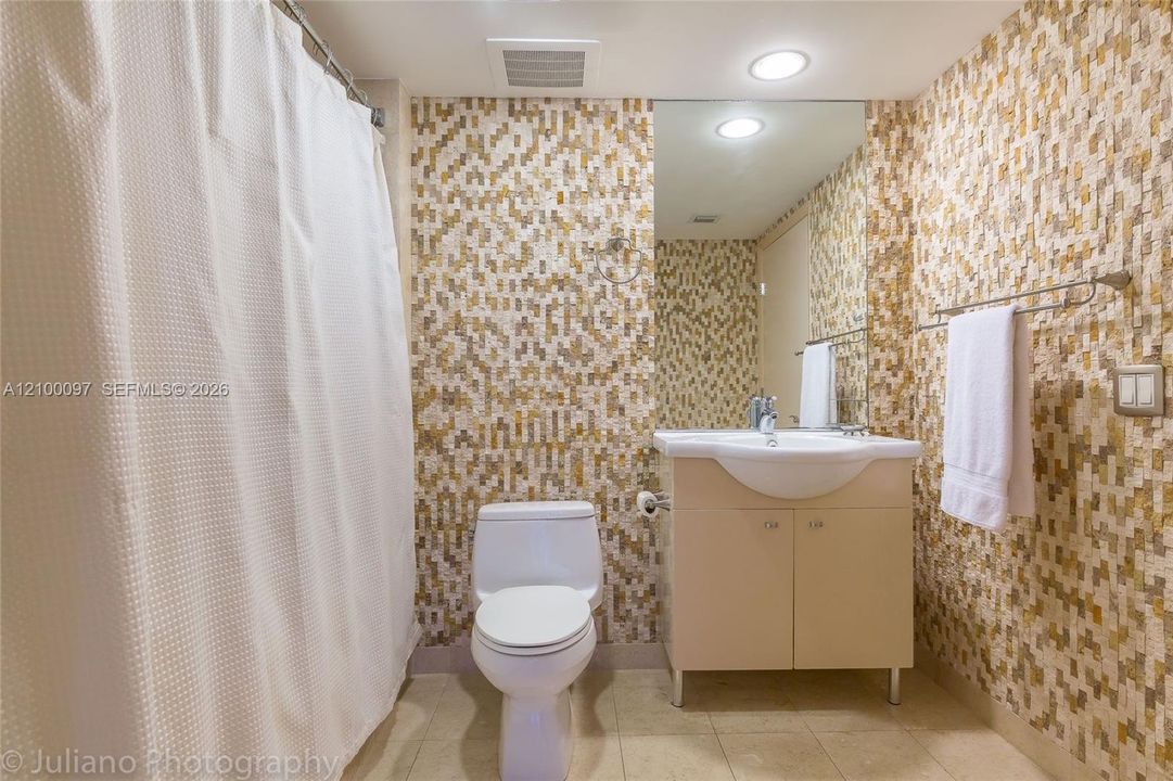 For Rent: $3,750 (1 beds, 1 baths, 871 Square Feet)