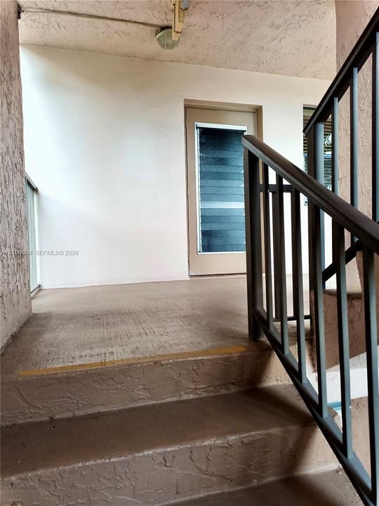 For Sale: $115,900 (2 beds, 2 baths, 810 Square Feet)