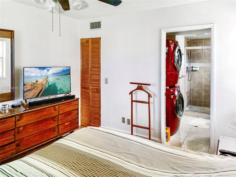 For Sale: $115,900 (2 beds, 2 baths, 810 Square Feet)