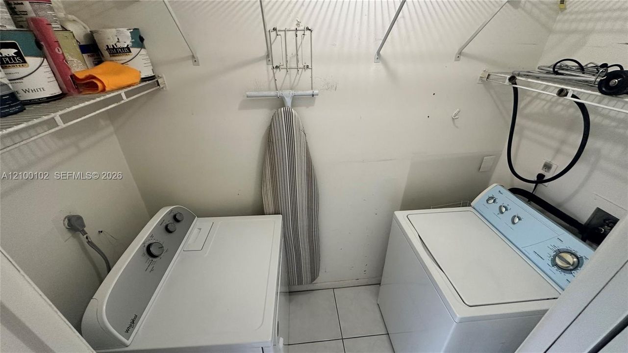 На продажу: $334,900 (2 спален, 2 ванн, 1006 Квадратных фут)