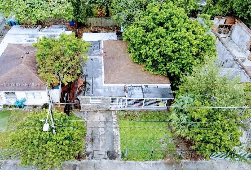 For Sale: $590,000 (2 beds, 1 baths, 1265 Square Feet)
