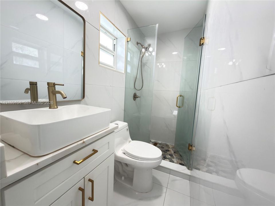 В аренду: $2,700 (2 спален, 1 ванн, 1265 Квадратных фут)