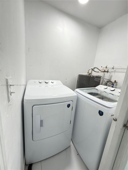 В аренду: $2,700 (2 спален, 1 ванн, 1265 Квадратных фут)