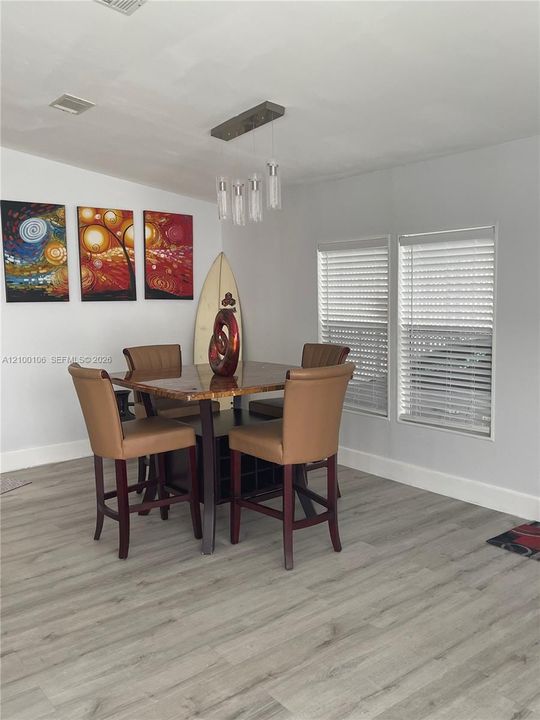 For Rent: $2,350 (2 beds, 2 baths, 1250 Square Feet)