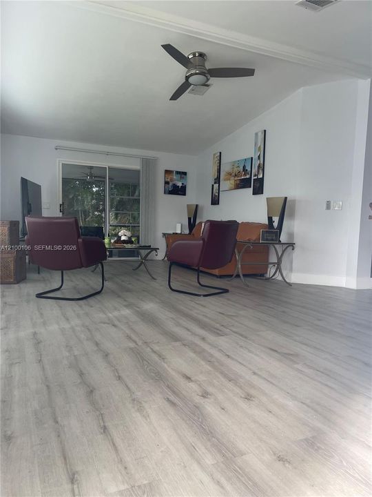 For Rent: $2,350 (2 beds, 2 baths, 1250 Square Feet)