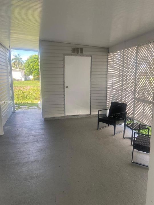 For Rent: $2,350 (2 beds, 2 baths, 1250 Square Feet)