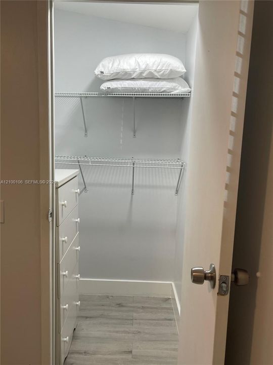For Rent: $2,350 (2 beds, 2 baths, 1250 Square Feet)