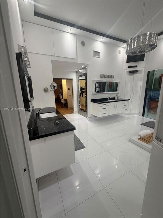 В аренду: $12,000 (4 спален, 3 ванн, 3452 Квадратных фут)