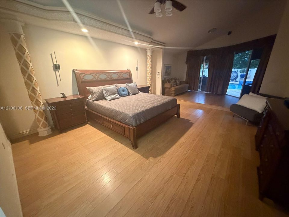 В аренду: $12,000 (4 спален, 3 ванн, 3452 Квадратных фут)