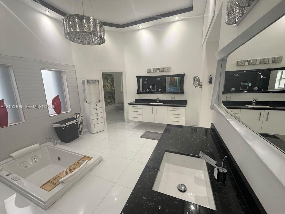 В аренду: $12,000 (4 спален, 3 ванн, 3452 Квадратных фут)