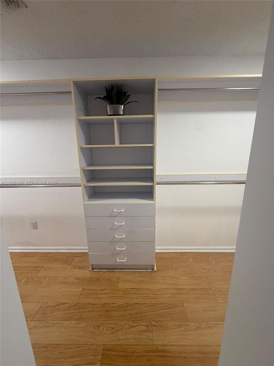 В аренду: $12,000 (4 спален, 3 ванн, 3452 Квадратных фут)