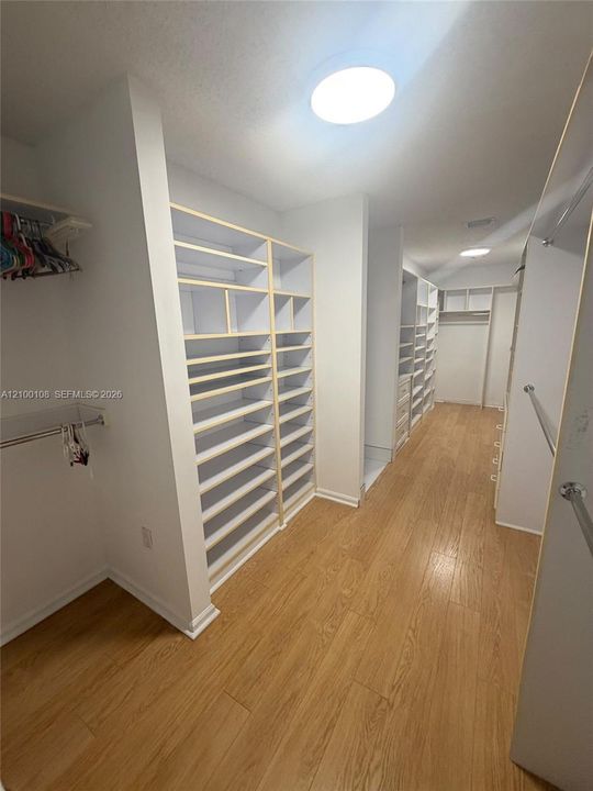 В аренду: $12,000 (4 спален, 3 ванн, 3452 Квадратных фут)
