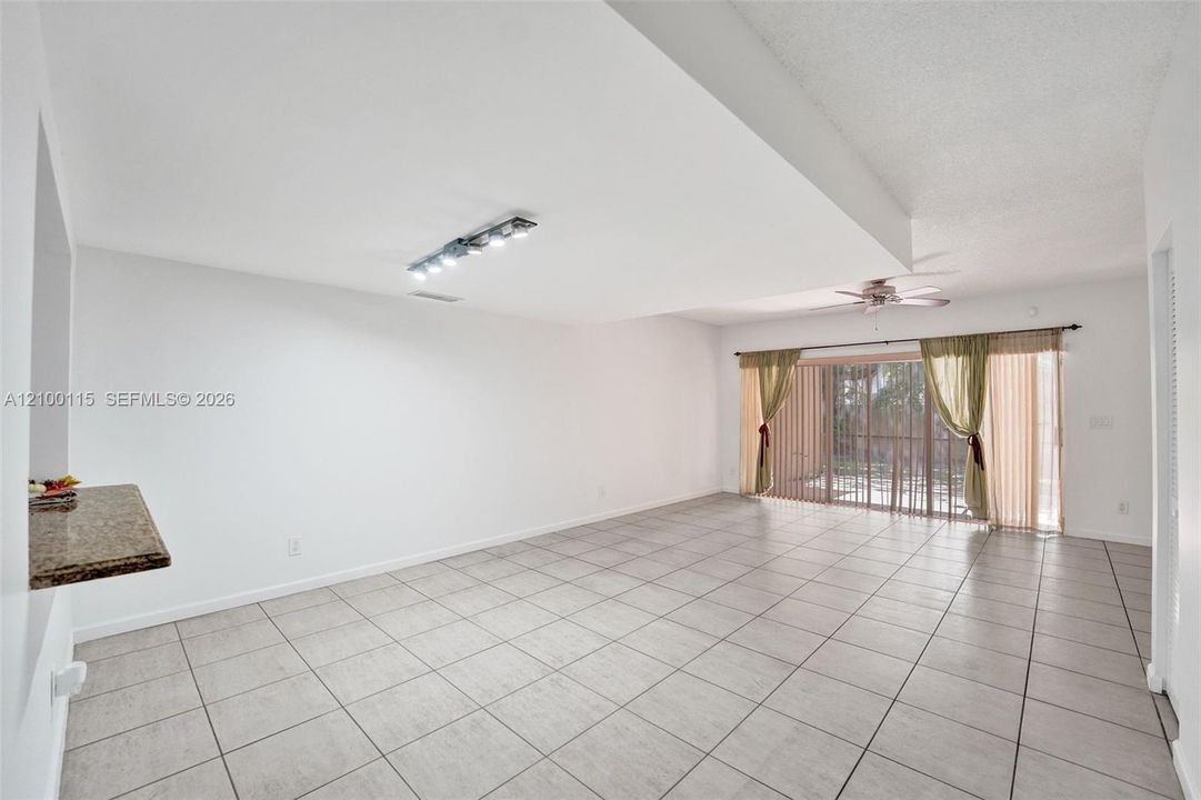 En Renta: $2,850 (3 camas, 2 baños, 1512 Pies cuadrados)