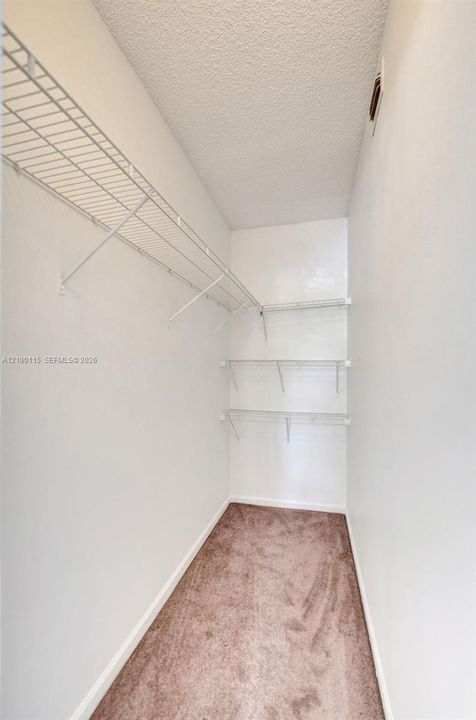 En Renta: $2,850 (3 camas, 2 baños, 1512 Pies cuadrados)