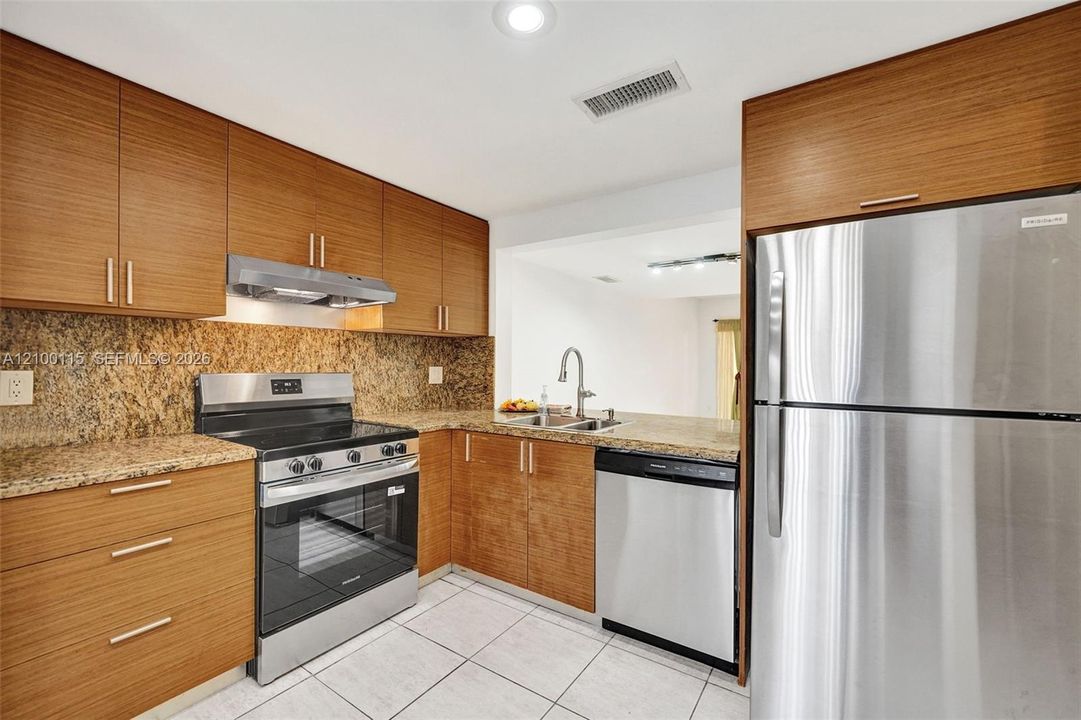 En Renta: $2,850 (3 camas, 2 baños, 1512 Pies cuadrados)