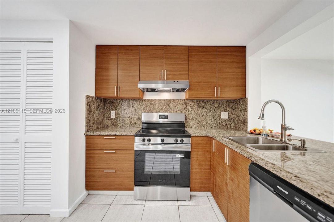 En Renta: $2,850 (3 camas, 2 baños, 1512 Pies cuadrados)
