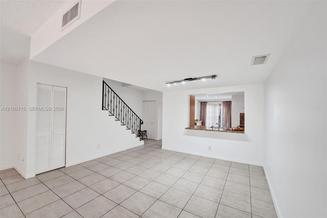 En Renta: $2,850 (3 camas, 2 baños, 1512 Pies cuadrados)