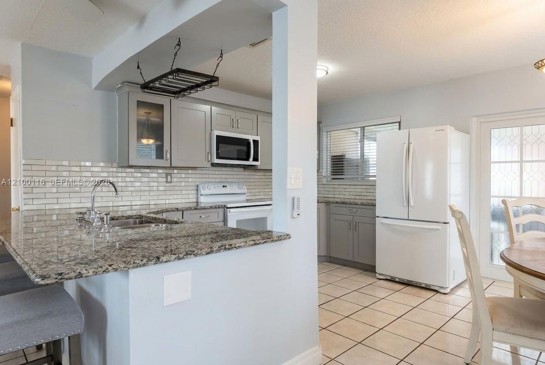 For Sale: $559,900 (3 beds, 2 baths, 1885 Square Feet)