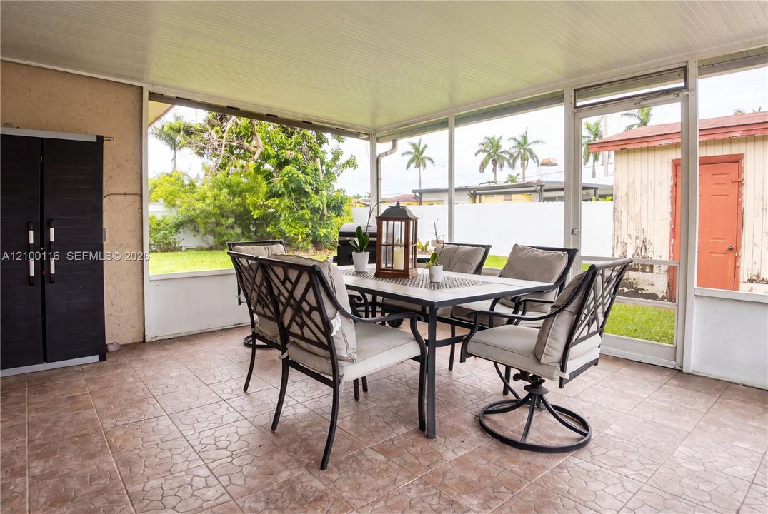 For Sale: $559,900 (3 beds, 2 baths, 1885 Square Feet)