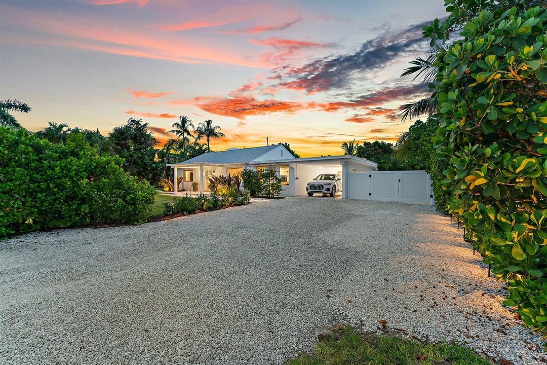 Spacious Driveway