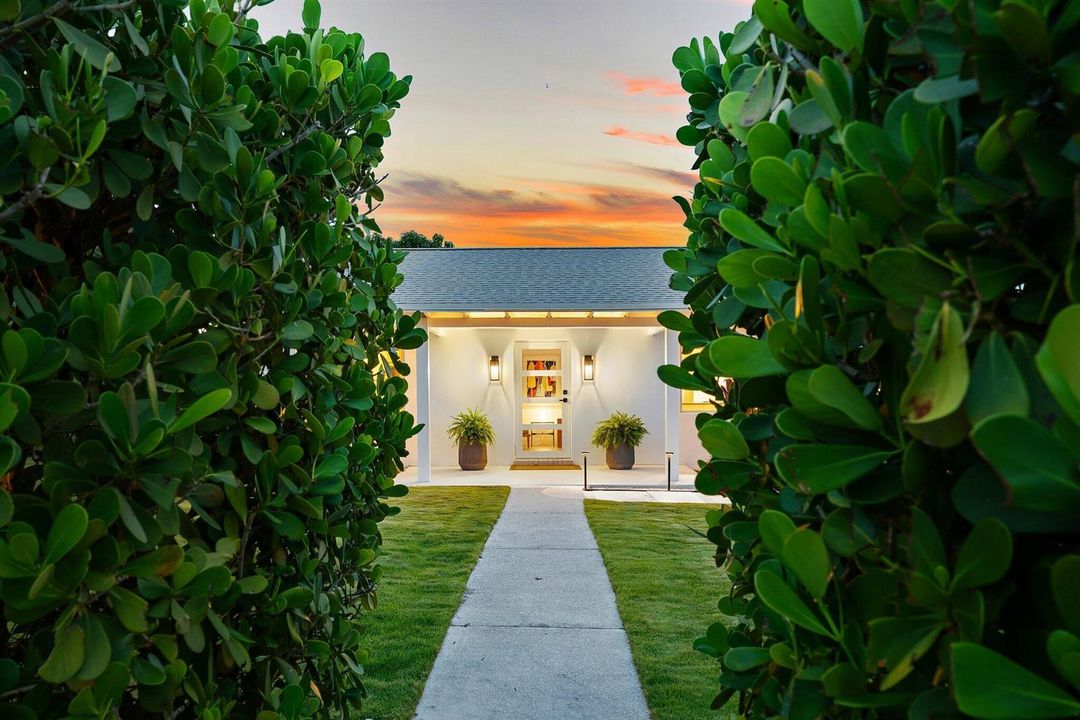 Modern 2 BR