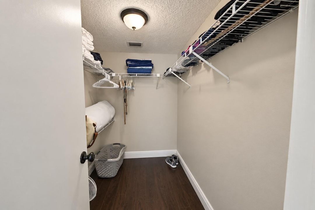 103 walk-in closet