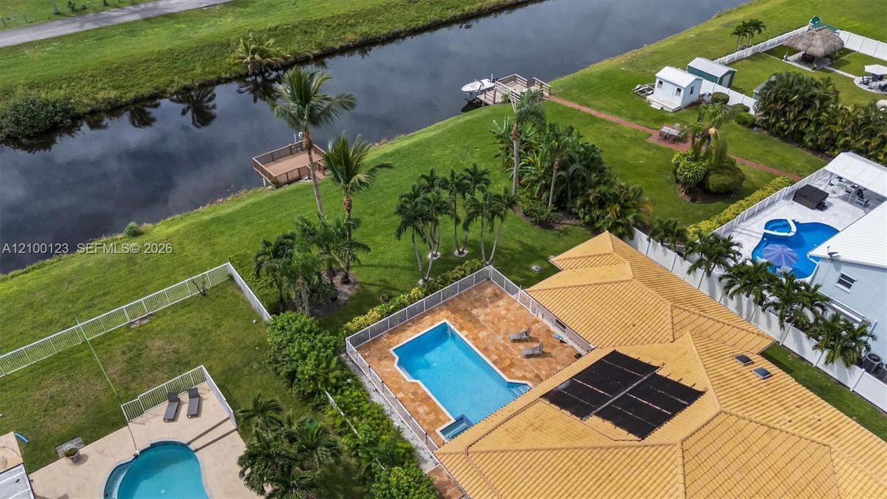 En Venta: $849,900 (4 camas, 3 baños, 3084 Pies cuadrados)
