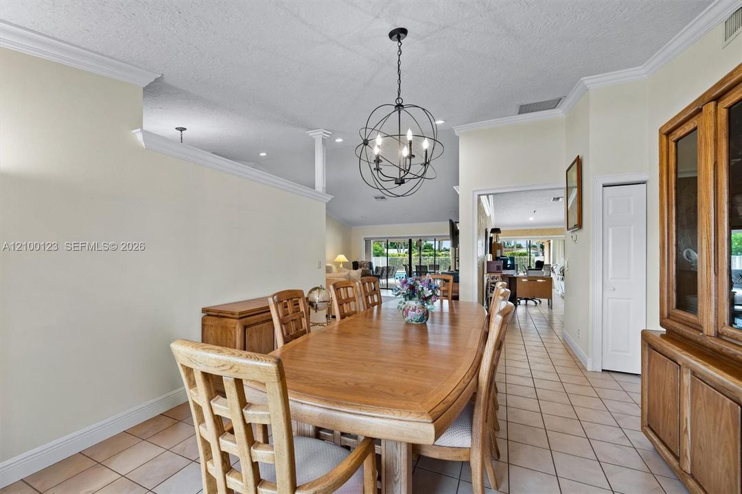 En Venta: $849,900 (4 camas, 3 baños, 3084 Pies cuadrados)