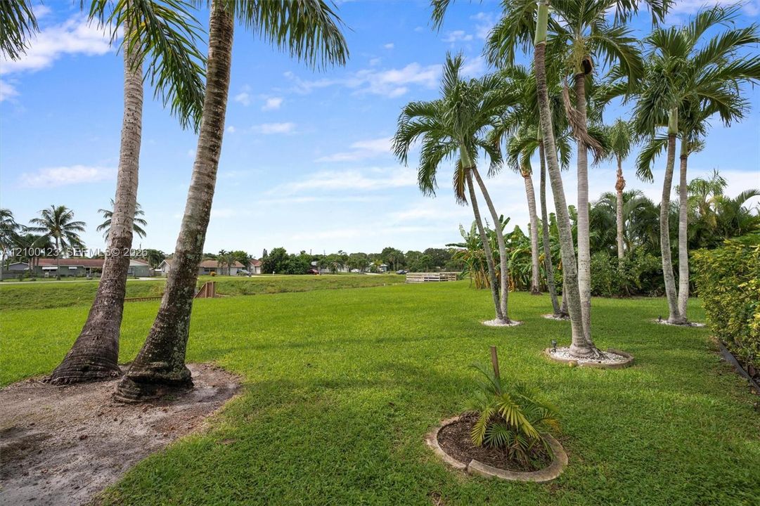 En Venta: $849,900 (4 camas, 3 baños, 3084 Pies cuadrados)