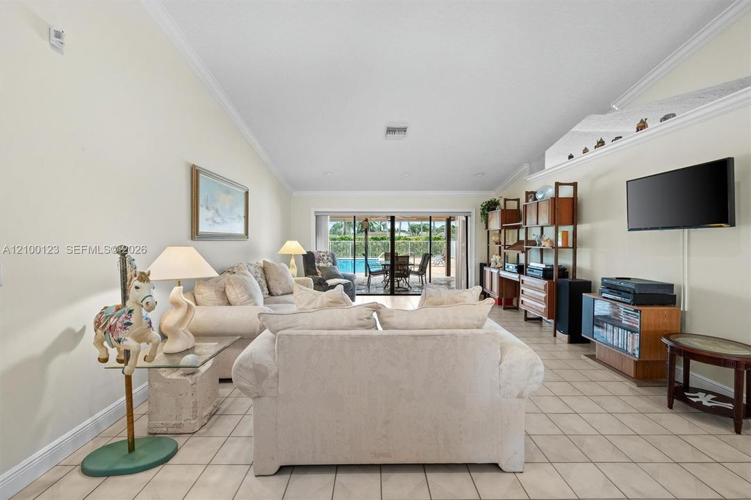 En Venta: $849,900 (4 camas, 3 baños, 3084 Pies cuadrados)