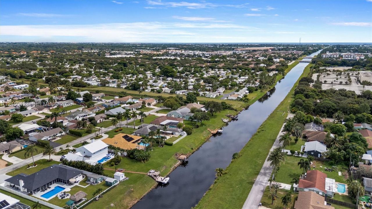 En Venta: $849,900 (4 camas, 3 baños, 3084 Pies cuadrados)