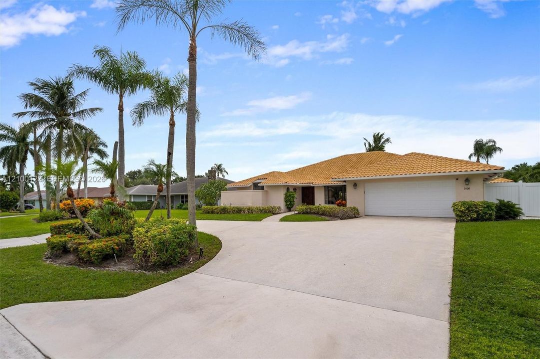 En Venta: $849,900 (4 camas, 3 baños, 3084 Pies cuadrados)