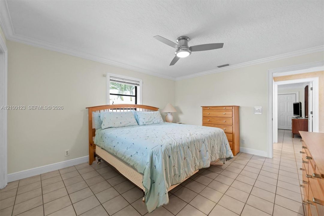 En Venta: $849,900 (4 camas, 3 baños, 3084 Pies cuadrados)