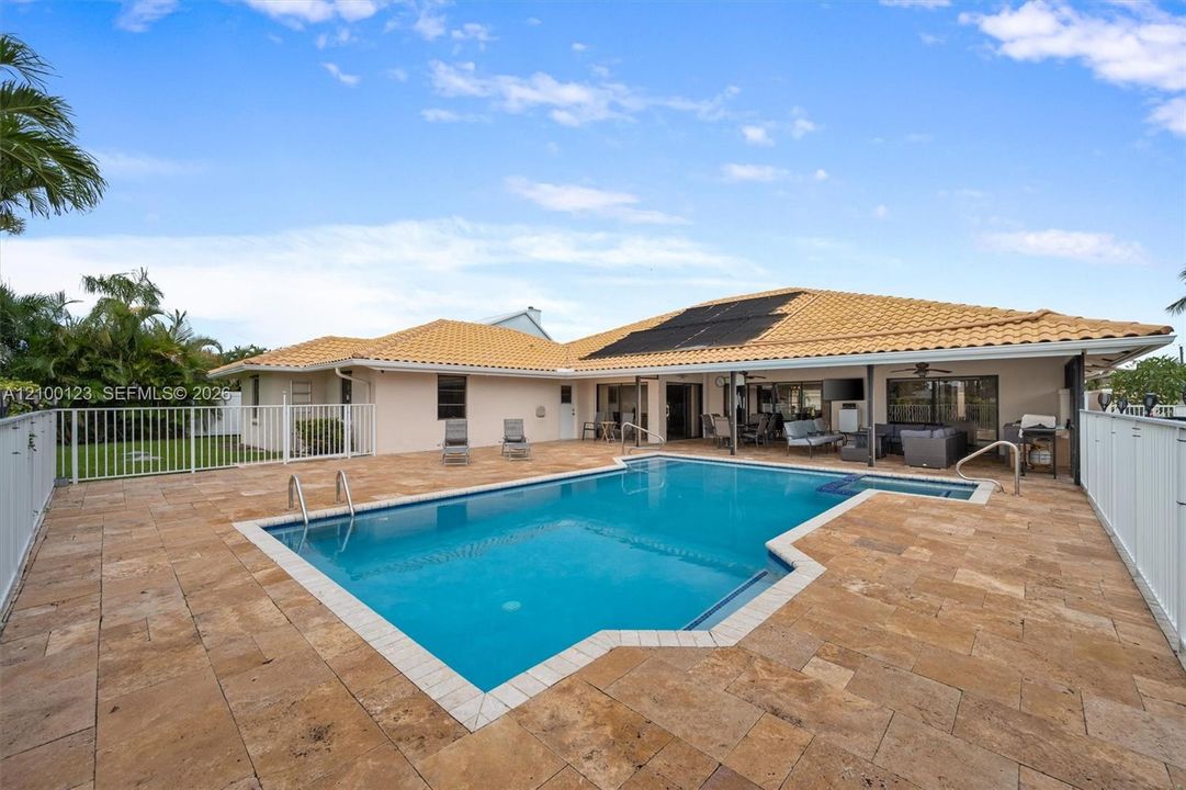 En Venta: $849,900 (4 camas, 3 baños, 3084 Pies cuadrados)