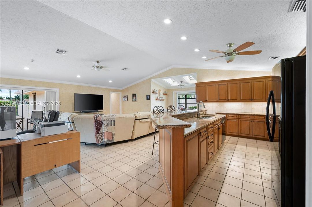 En Venta: $849,900 (4 camas, 3 baños, 3084 Pies cuadrados)