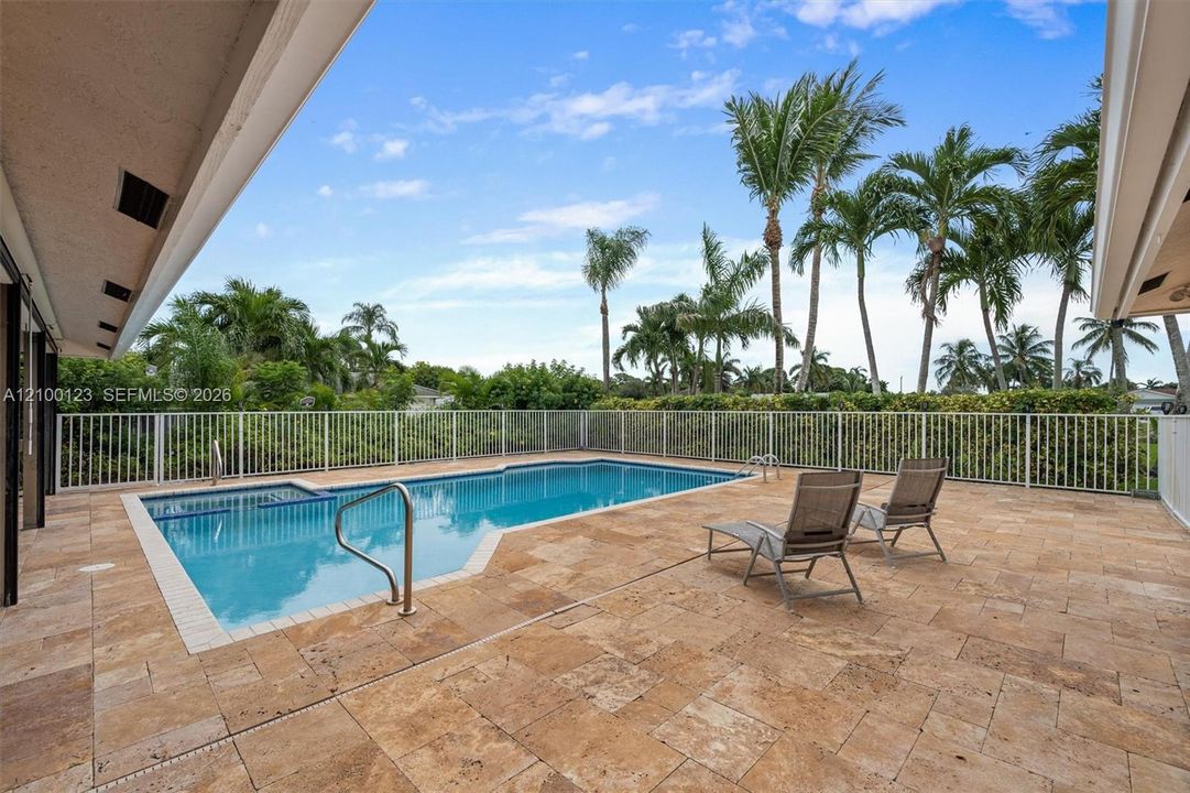 En Venta: $849,900 (4 camas, 3 baños, 3084 Pies cuadrados)