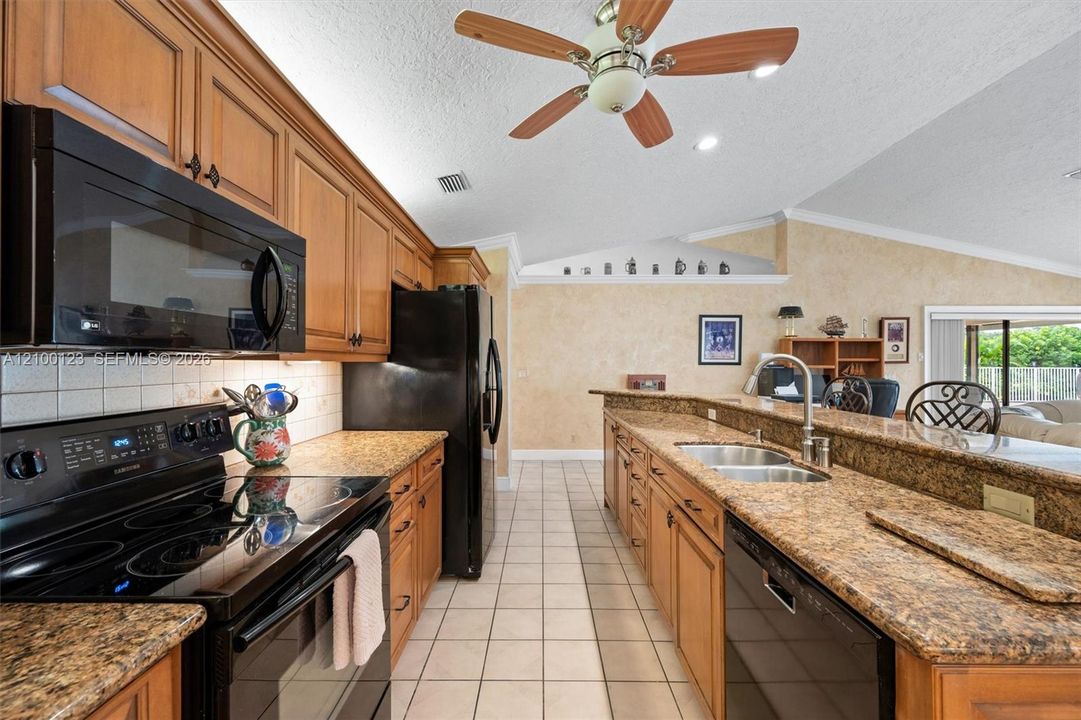 En Venta: $849,900 (4 camas, 3 baños, 3084 Pies cuadrados)