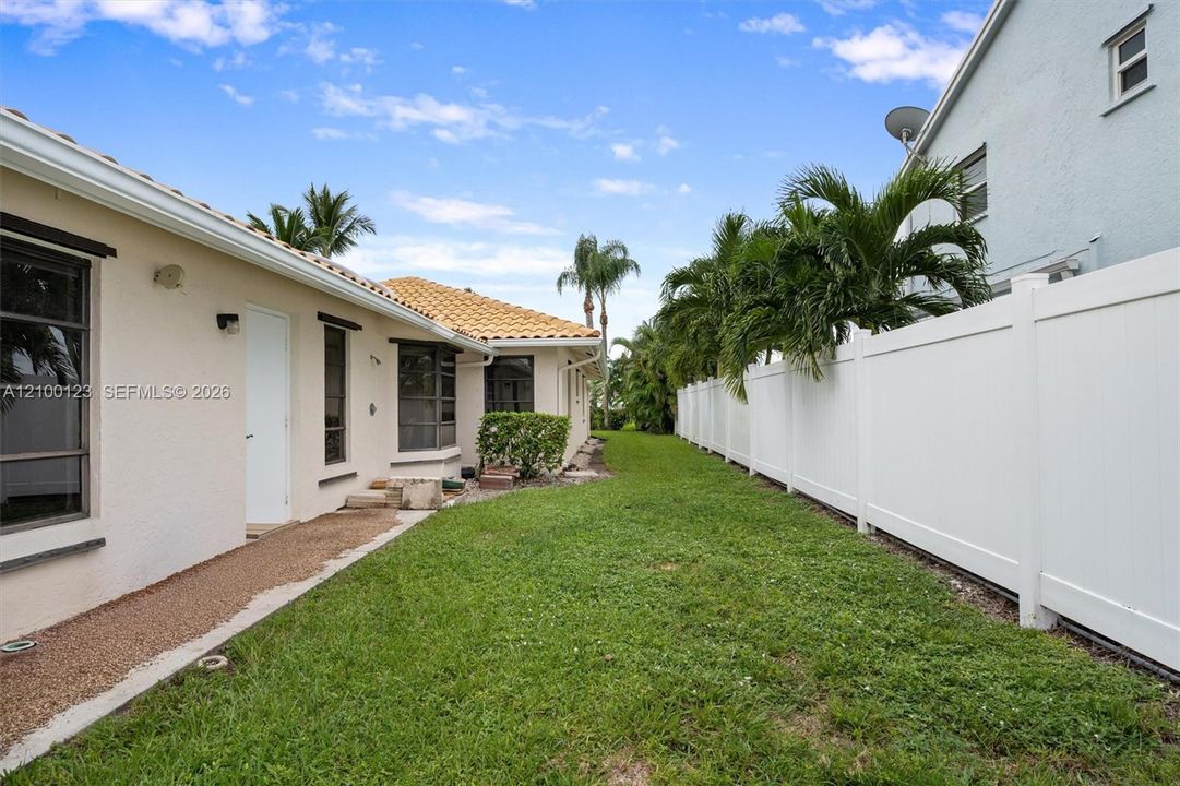 En Venta: $849,900 (4 camas, 3 baños, 3084 Pies cuadrados)