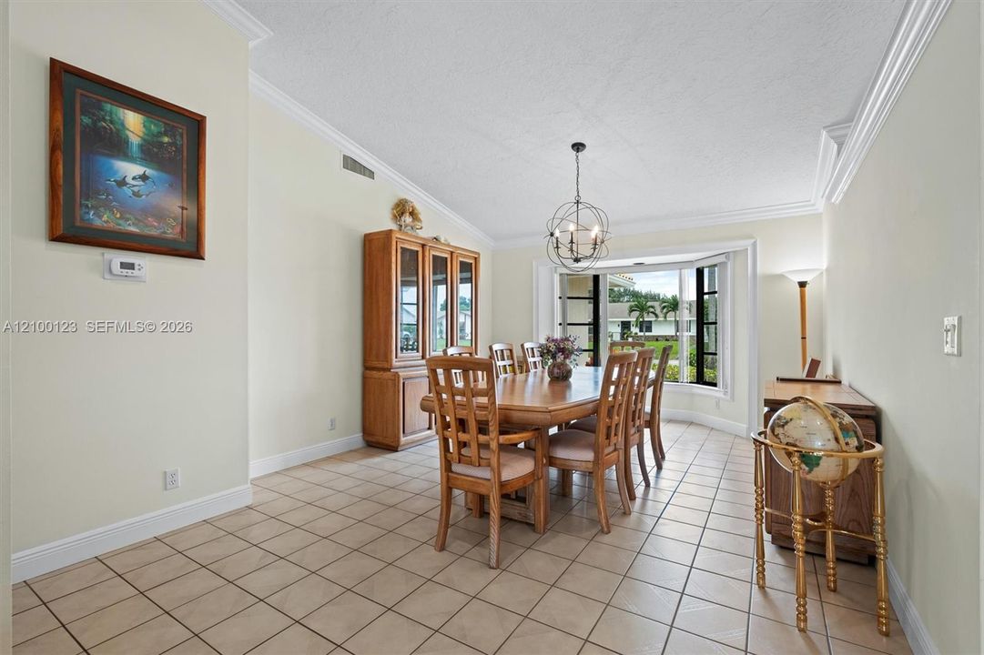 En Venta: $849,900 (4 camas, 3 baños, 3084 Pies cuadrados)