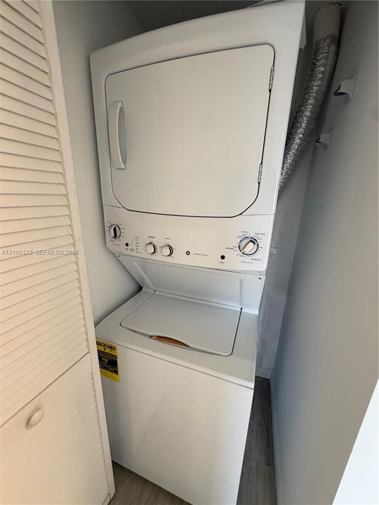 В аренду: $2,250 (1 спален, 1 ванн, 800 Квадратных фут)